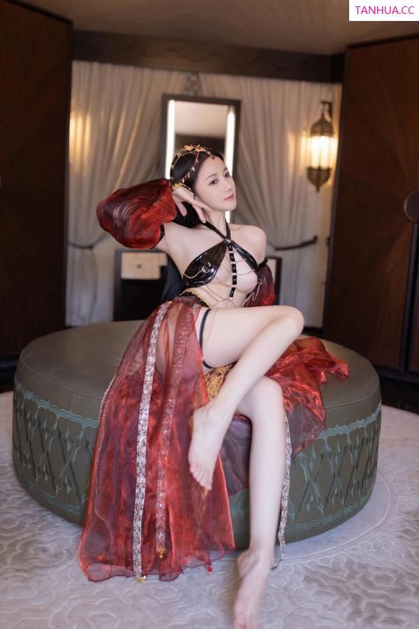 鱼子酱fish  [XiuRen]高清写真图 2024.06.28 No.8778 鱼子酱Fish 舞娘装扮第23张图片